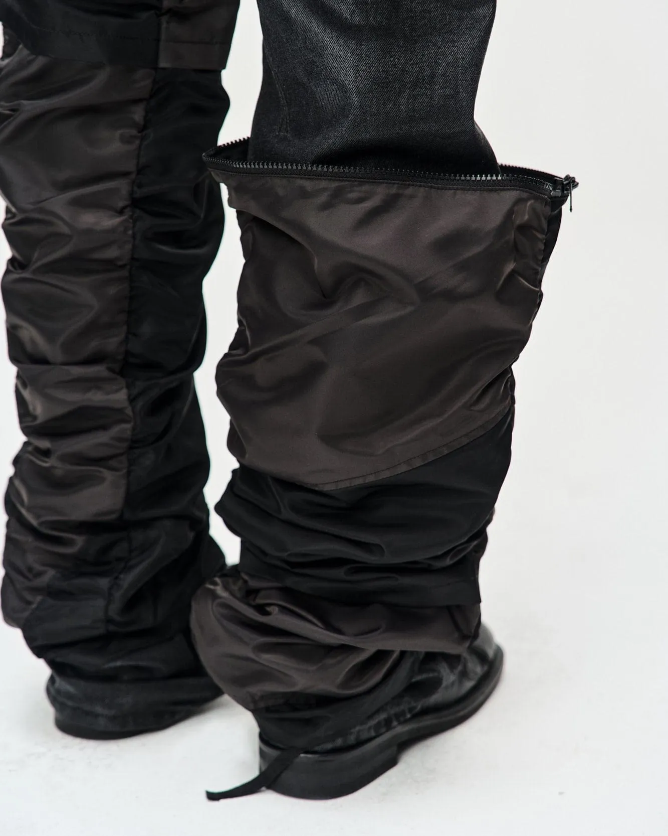 DETACHABLE PATCHWORK CARGO PANTS apa697m(BLACK)