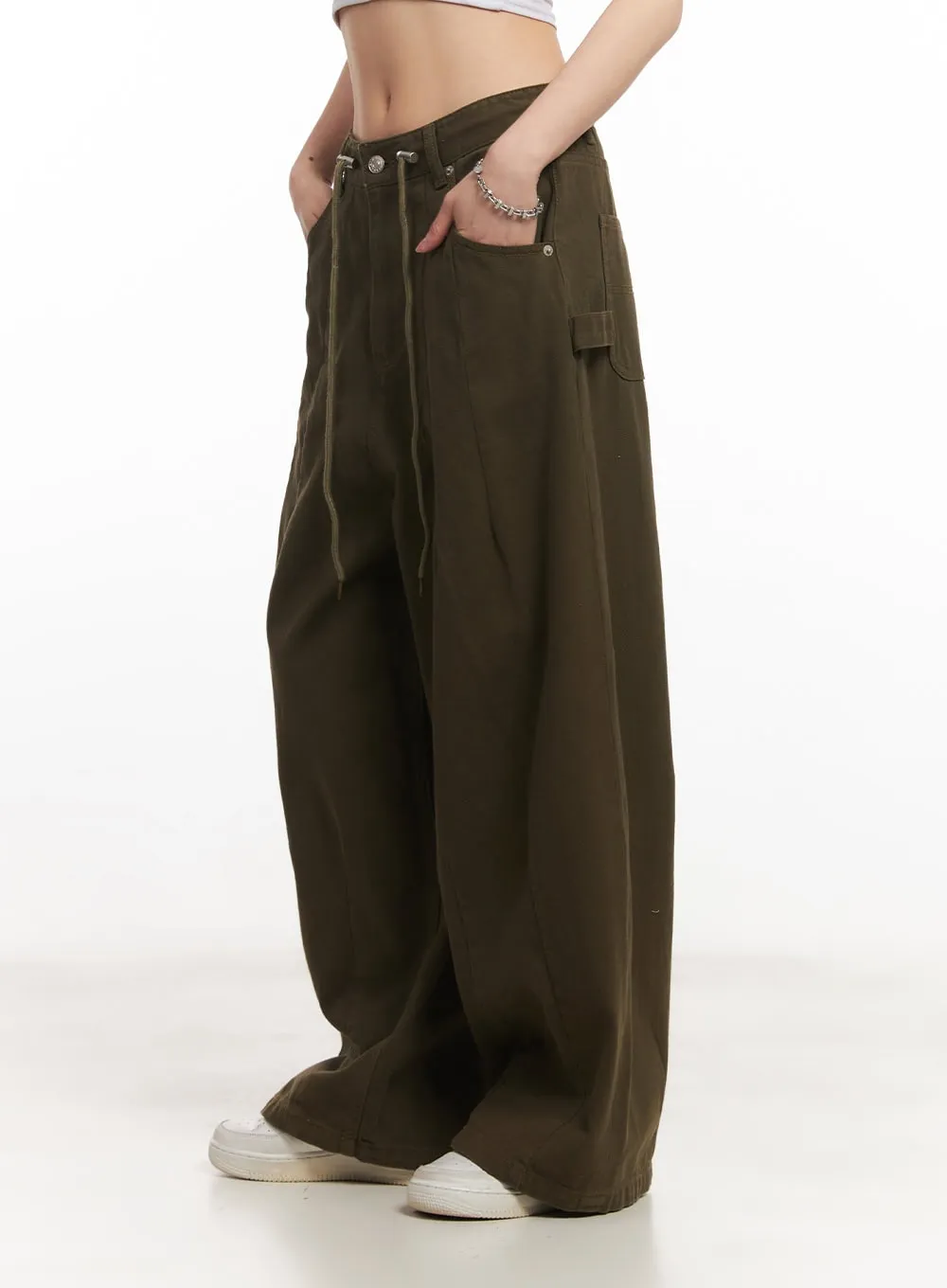 Wide-Leg Cargo Pants CA514